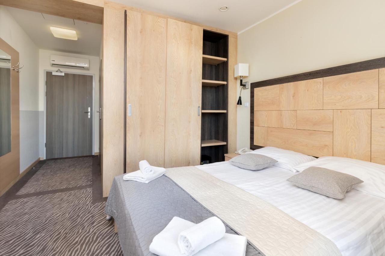 Hotel Nad Wisla トチェフ エクステリア 写真