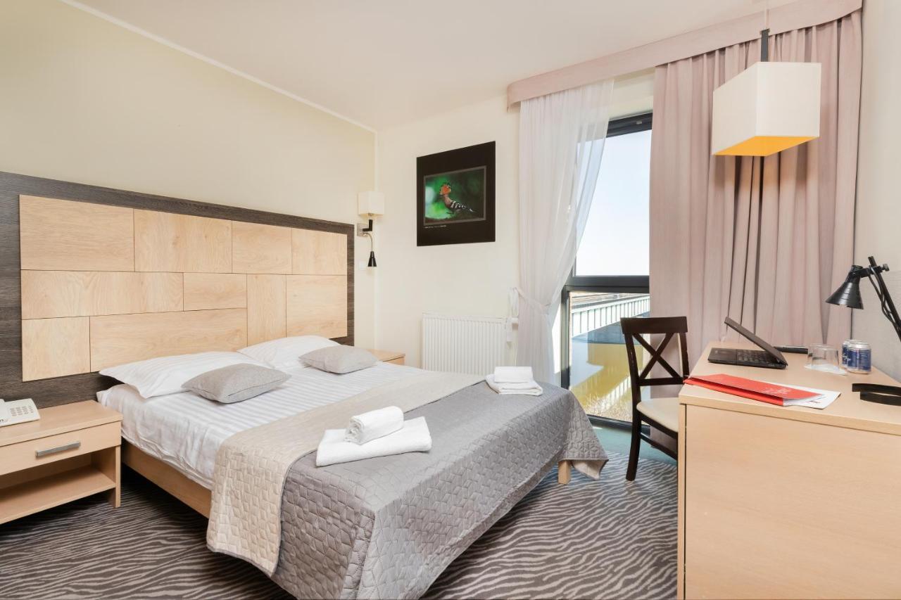 Hotel Nad Wisla トチェフ エクステリア 写真