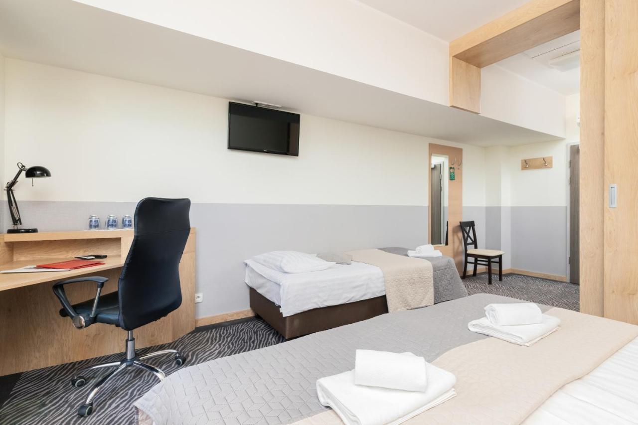 Hotel Nad Wisla トチェフ エクステリア 写真