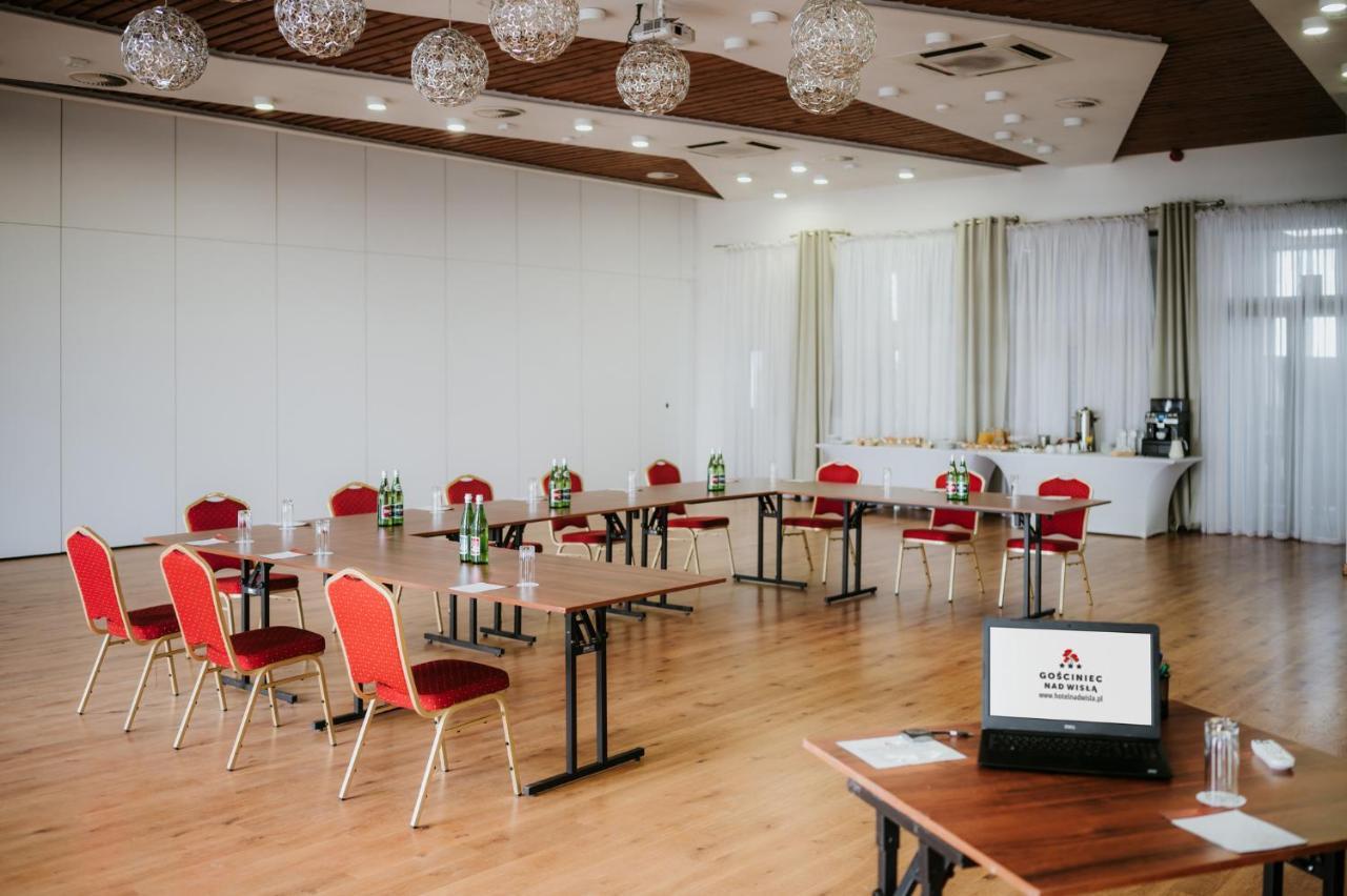 Hotel Nad Wisla トチェフ エクステリア 写真