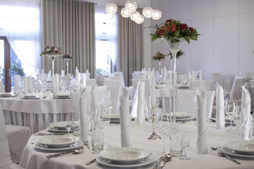 Hotel Nad Wisla トチェフ エクステリア 写真